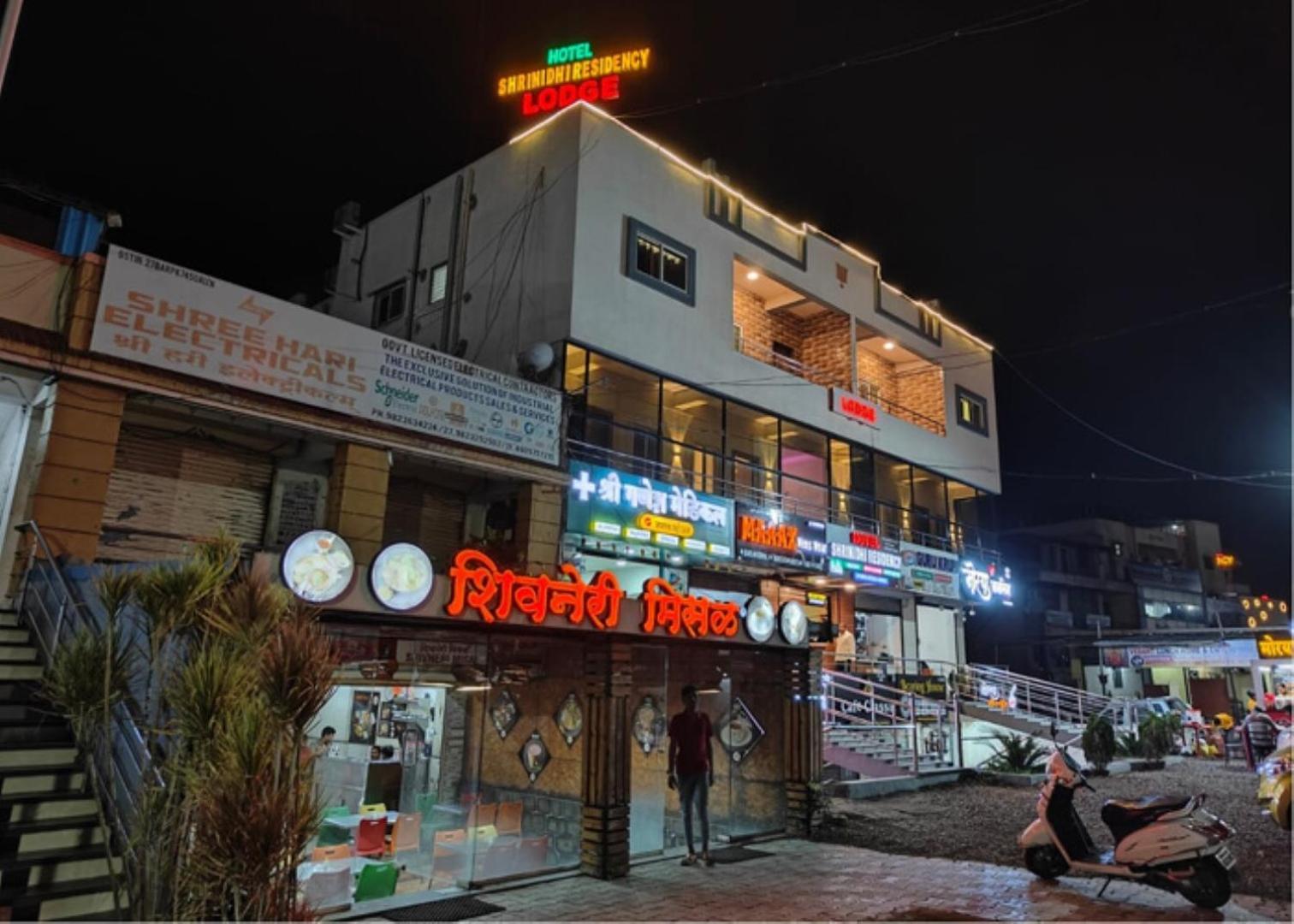 Hotel Shrinidhi Residency Pune Esterno foto